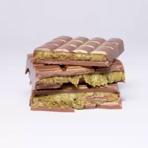By LOLO Dubai Pistache Arabia Knafeh Gold Edition (100+ Gram)